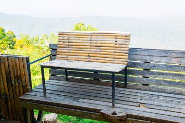 Tayland 'da, dağda Bambu tezgahı.