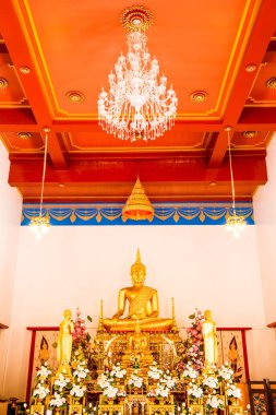 Nakhonsawan, Tayland 'da Altın Buda Heykeli veya Luang Phor Sri Sawan.