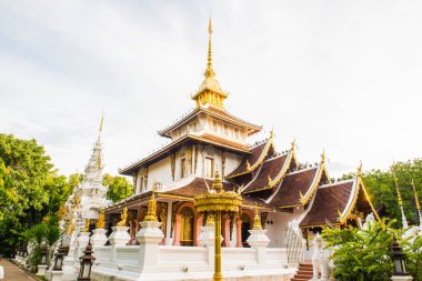 Chiangmai, Tayland 'daki Darabhirom Ormanı Manastırı' ndan Phra Chao Than Jai Mondop.