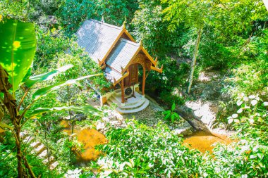 Tayland 'daki Kantrapruksa Tapınağı' ndaki Tayland kilisesi..