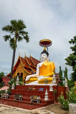 Nong Ap Chang tapınağındaki Beyaz Buda, Tayland.