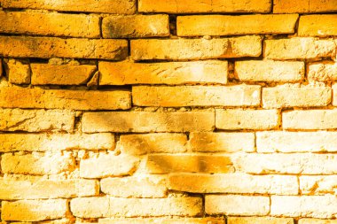 Siyah gölgeli eski tuğla duvar, Tayland.