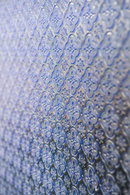 Menekşe rengi cam panel, Tayland.