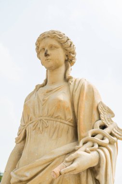 Tayland 'daki Bang Pa-In Sarayı' ndaki eski heykel..