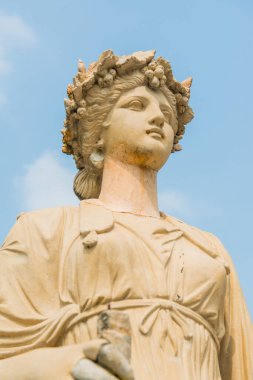 Tayland 'daki Bang Pa-In Sarayı' ndaki eski heykel..