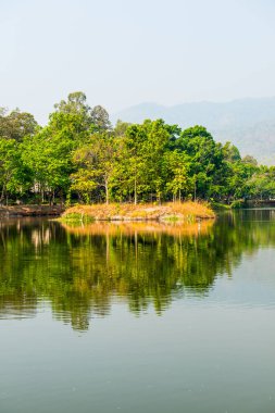 Tayland 'ın Chiangmai ilinde adalı bir göl..
