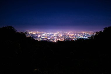 Tayland 'ın Chiangmai eyaletinin gece manzarası..