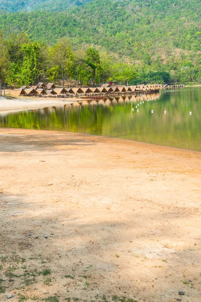 Tayland 'ın Chiangmai ilindeki Huay Tueng Tao Gölü manzarası.