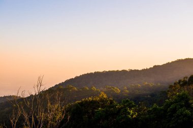 Chiangmai Eyaleti, Tayland 'da Sunset Time ile Dağ Silueti.