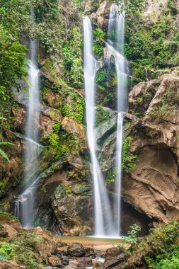 Tayland 'ın Chiangmai ilinde Mork Fa şelalesi.