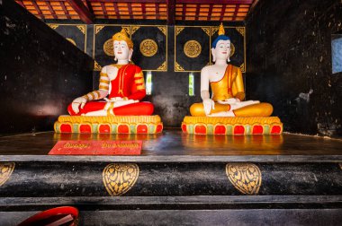 Chedi Luang Varavihara tapınağının eski Buda heykeli, Chiang Mai vilayeti.