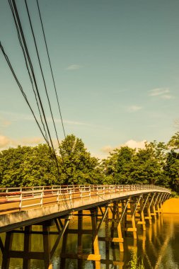Ping nehri üzerindeki beton köprü, Tayland