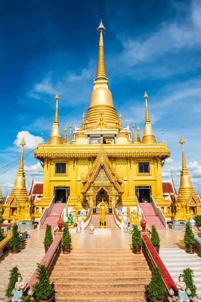 Prachulamanee pagoda ile mavi gökyüzü, Tayland