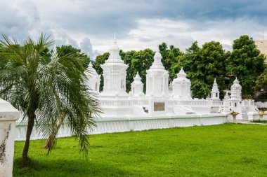 Antik Pagoda veya Antik Chedi, Tayland, Suan Dok Tapınağı 'nda.
