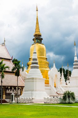 Antik Pagoda veya Antik Chedi, Tayland, Suan Dok Tapınağı 'nda.