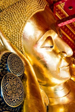 Pamok Tapınağı, Tayland 'da yaslanan Buda.