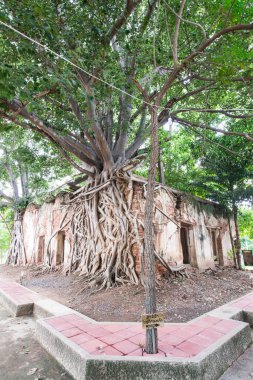 Kratai Tapınak, Tayland antik Tay kilisede seslendirdi.