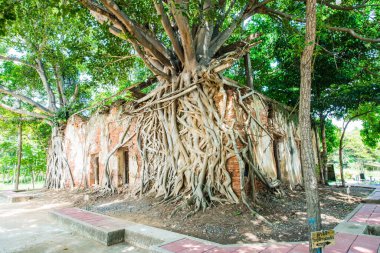 Kratai Tapınak, Tayland antik Tay kilisede seslendirdi.
