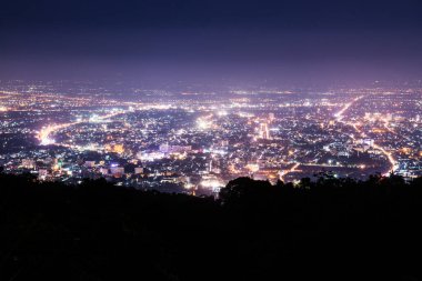 Tayland 'ın Chiangmai eyaletinin gece manzarası..