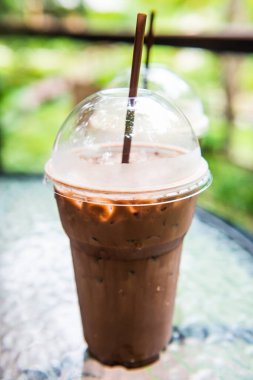 Plastik Bardakta Buzlu Latte Kahve ve Buzlu Çikolata, Tayland.