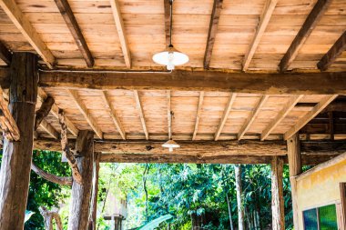 Tayland 'da bir Tayland evinin altında.