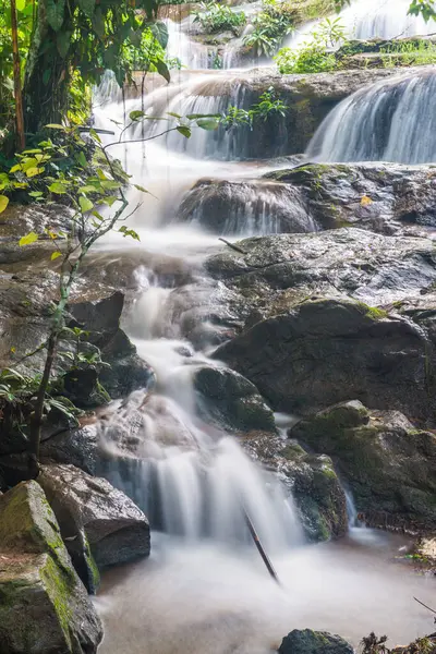 Maesa Noi Şelalesi, Tayland