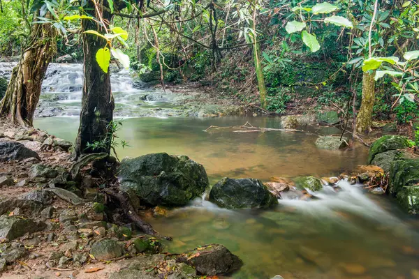 Sarika Şelalesi Ulusal Park, Tayland