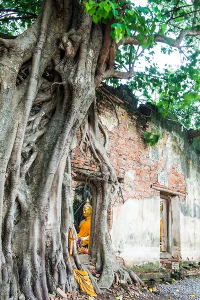 Kratai Tapınak, Tayland antik Tay kilisede seslendirdi.