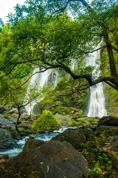 Ulusal Park, Tayland 'da Klonglan Şelalesi.