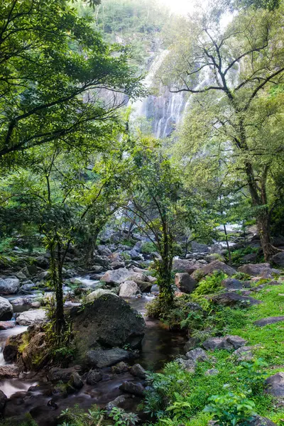 Ulusal Park, Tayland 'da Klonglan Şelalesi.
