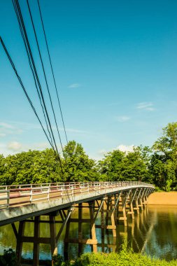 Ping nehri üzerindeki beton köprü, Tayland