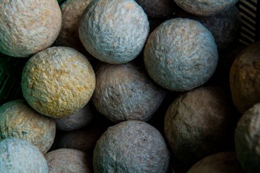 Bir grup mermer top Loknimit, Tayland 'a hazırlanıyor.