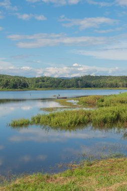 Mae Puem rezervuarının manzara görüntüsü, Tayland.