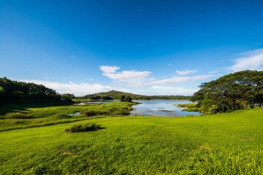 Mae Puem rezervuarının manzara görüntüsü, Tayland.