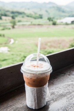 Plastik Bardakta Buzlu Süt Çayı Doğal Görüş, Tayland.