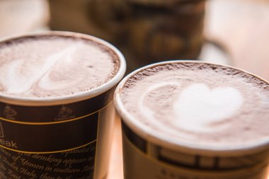 Peper Glass, Tayland 'da sıcak kakao.