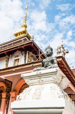 Tayland 'ın Chiangmai ilindeki Darabhirom Ormanı Manastırı' ndaki Buda Heykeli..