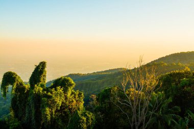 Chiangmai Eyaleti, Tayland 'da Sunset Time ile Dağ Silueti.