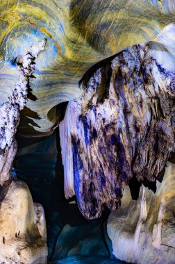 Tayland 'ın Chiang Mai ilindeki Khun Khan Ulusal Parkı' ndaki Mae Sap Mağarası..