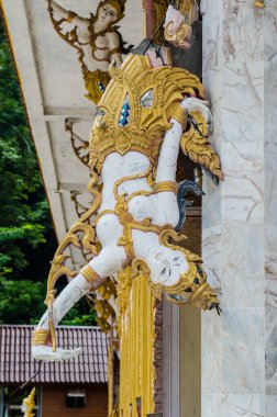 Tayland 'daki Tayland tapınağında melek heykeli