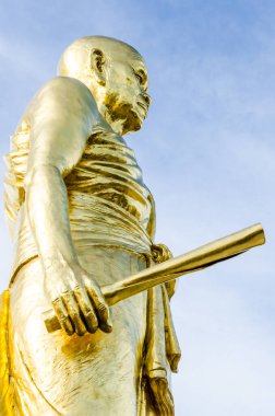 Luangpor Koon heykeli Watbanrai tapınağında, Tayland.