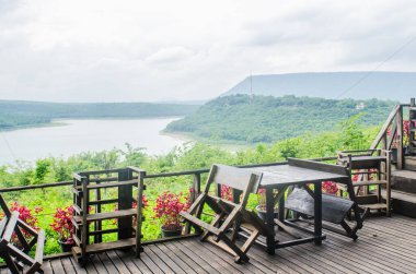Güzel manzaralı bir masa, Tayland.