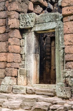 Phimai tarihi parkının kapı çerçevesi, Tayland.