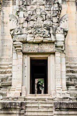 Phimai tarihi parkının kapı çerçevesi, Tayland.