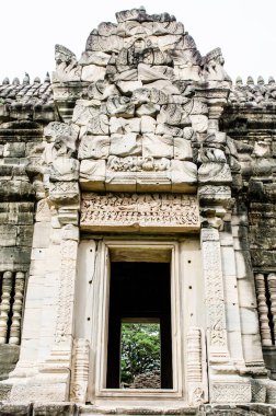 Tayland 'daki Phimai tarihi parkında antik bir yapı..