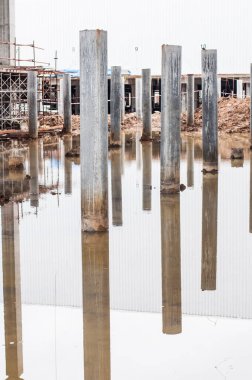 Yansımalı yığın sütunu, Tayland