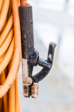 Tayland 'da elektrik kablosu ile kaynak aracı