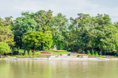 Tayland 'ın Chachoengsao eyaletinde halka açık bir park.