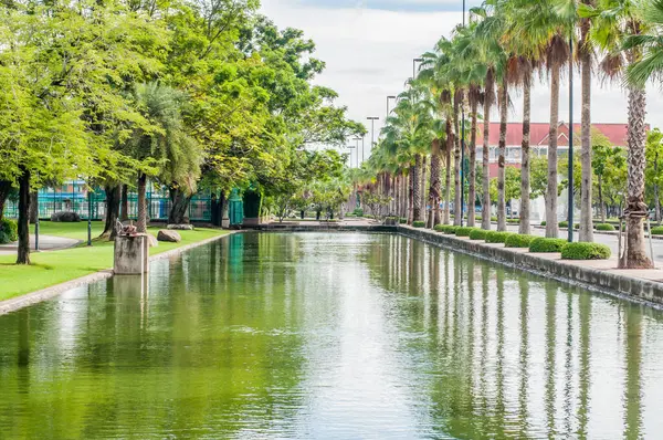 Tayland 'ın Chachoengsao eyaletinde halka açık bir park.