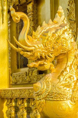 Tayland 'daki Paknamjoelo Tapınağı' nda Tayland tarzı kalıp sanatları.